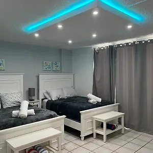 Apartment Isla Puerto Rico, Two Full Beds, San Juan